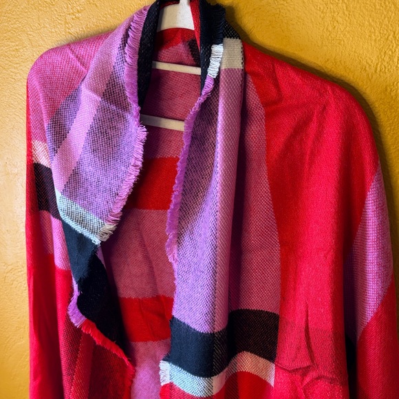 Amazon Essentials Elegant Lg Plaid Pink, Red, White, Black Shawl Wrap OS NWOT - Picture 3 of 4